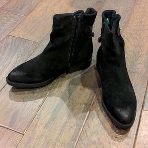 Cougar women winter ankle boots (Brand New)